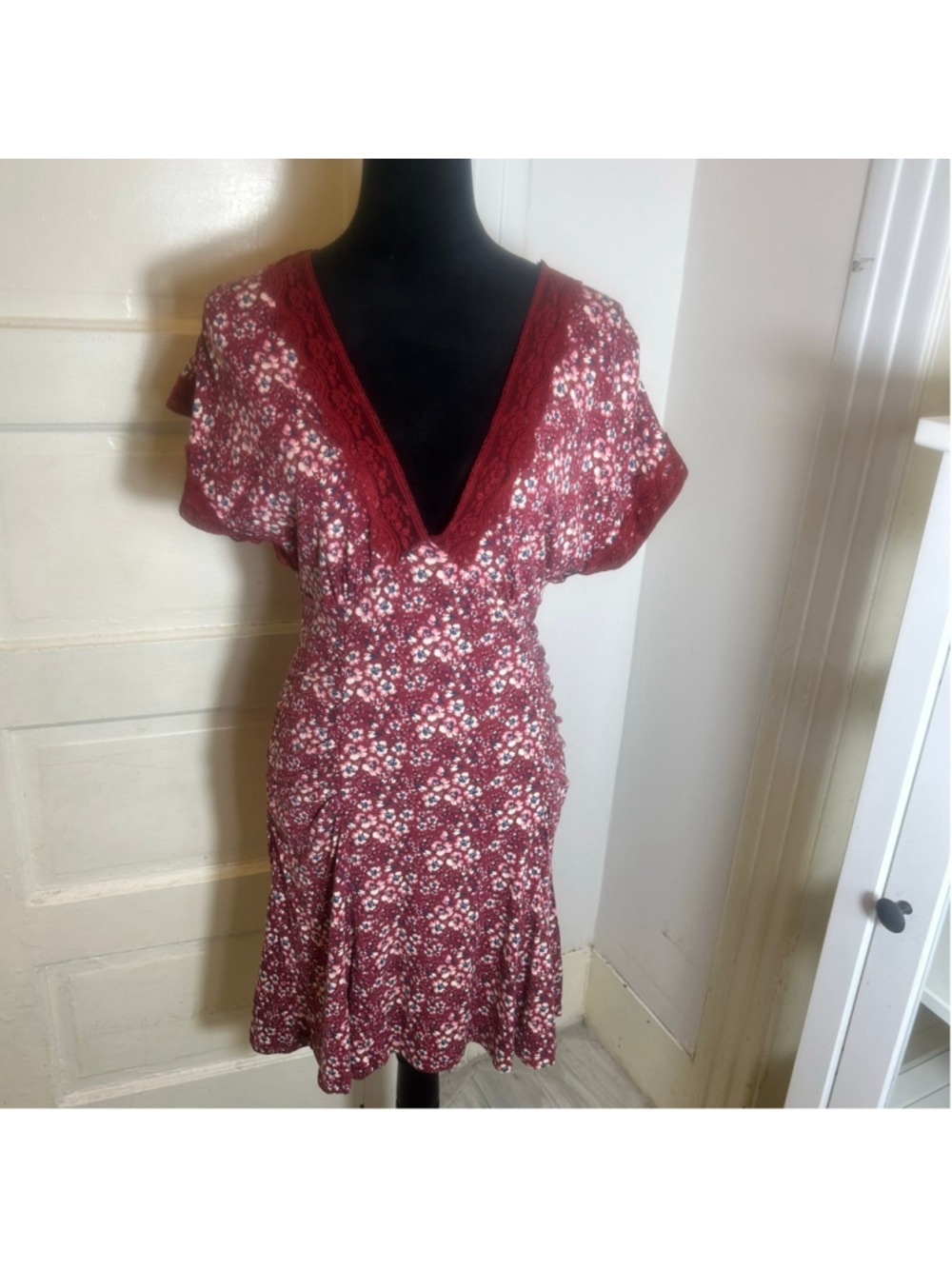 Free People Open Back Liw VNeck Floral Midi Dress Y2K Date Night Coquette